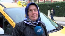 Sakarya’nın Tek Kadın Taksi Şoförü Yollarda Direksiyon Sallıyor