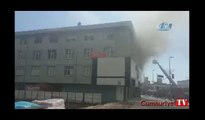 ) Gaziosmanpaşa'da bir tekstil fabrikasında yangın çıktı