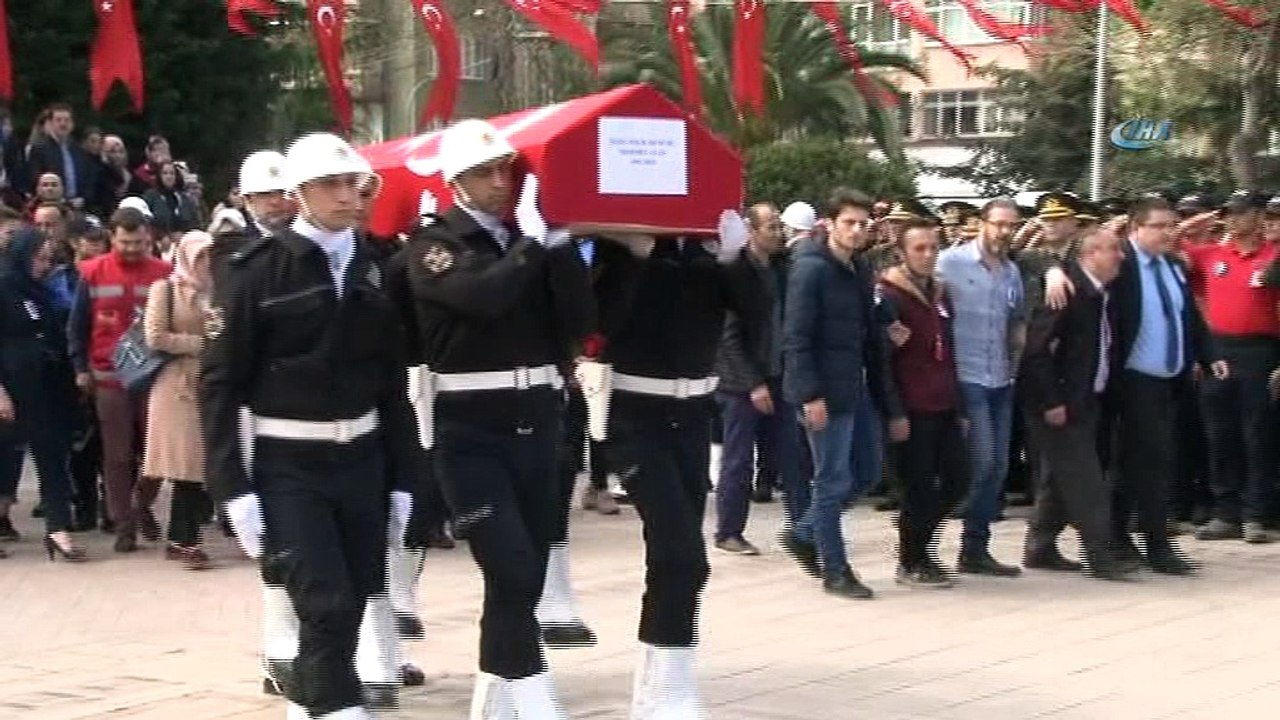 - Derede kaybolan ve bugün cansız bedenine ulaşılan şehit polis memuru için tören düzenlendi