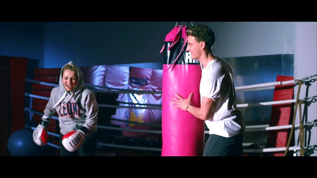 BASTA - Zatrzymam Ciebie Tu ( Oficjalny Teledysk )