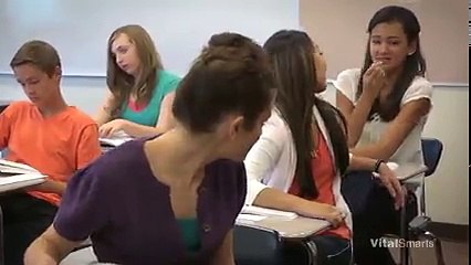 PA VI IZVOL'TE: Kad vidite kako čiste poljupce sa ogledala, u životu više nećete pipnuti ogledalo