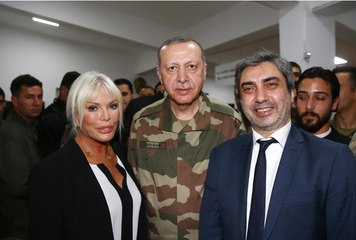 Cumhurbaşkanı Erdoğan'la Aynı Kareye Giren Necati Şaşmaz'ın Yüzünde Güller Açtı