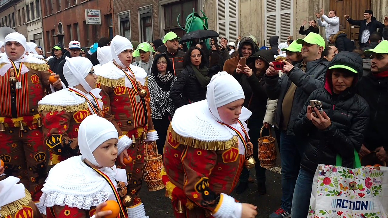Jemappes : De l' ambiance à la cavalcade. Vidéo 1/5 Eric Ghislain