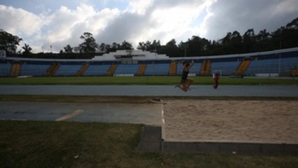 Thelma Fuentes, la atleta que desafía el triple salto con su altura y disciplina