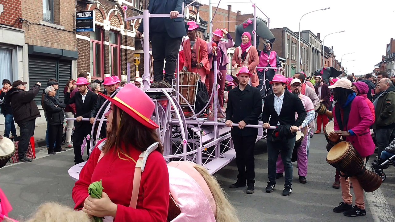 Jemappes : De l'ambiance à la cavalcade. Vldéo 3/5 Eric Ghislain