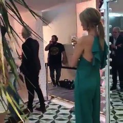 Paula en back de Podemos Hablar 1 - 27 de Marzo