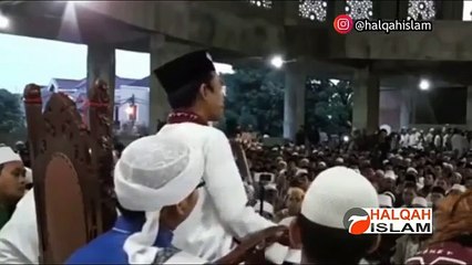 uang terima kasih dari peminjaman duit termasuk riba ? - Ustadz Abdul Somad Lc. MA