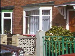 Auf Wiedersehen Pet S02 E02 The Return of the Seven  2