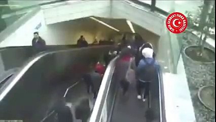 maslak yürüyen merdiven kazası görüntüleri