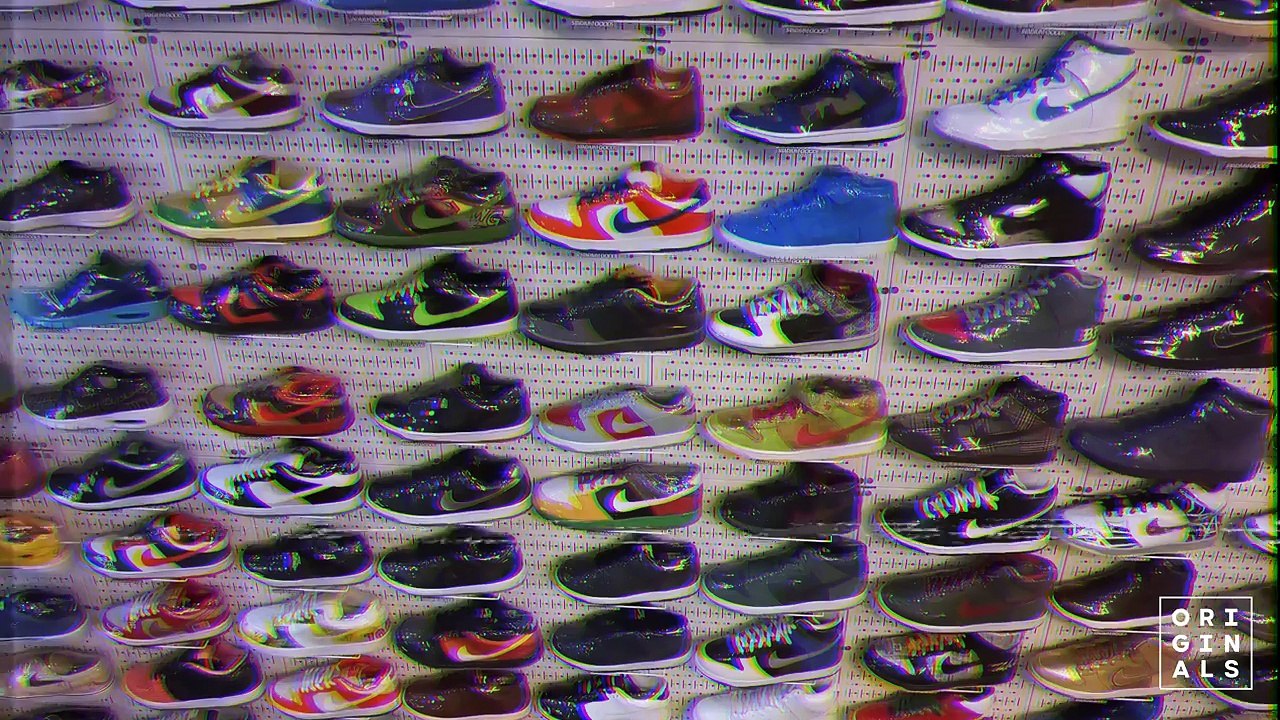 Noah Schnapp Goes Sneaker Shopping With Complex