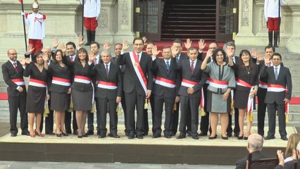 Скачать видео: El presidente peruano toma juramento a su gabinete de ministros