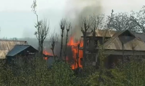 Bentrok di Kashmir, 13 Pemberontak dan 3 Tentara Tewas