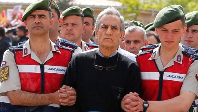 FETÖ'cü Akın Öztürk, TSK İçinde Kumpasların Flash Bellek i ile Yükselmiş