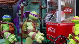 Teenage Mutant Ninja Turtles Coca-Cola Popcorn Machine Mikey Makes a Mess Spills Candy and Treats