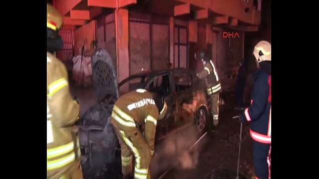 İstanbul'da araç kundaklayan PKK'lı teröristler kıskıvrak yakalandı