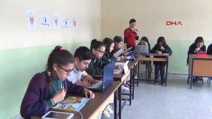 Manisa-Görme Engelli Arkadaşlarına 'Göz, Kulak' Oldular