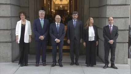 Montoro lleva al Congreso los Presupuestos de 2018