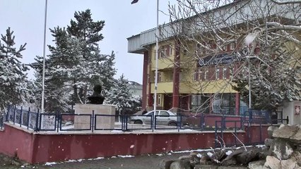 Nisan ayında kar etkili oldu - ARDAHAN