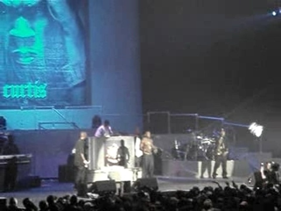 50CENT son striptease !