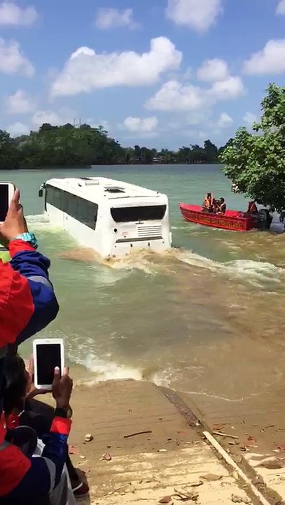 New Whatsaap wonderful Vedio--Bus Runs on Water--Watch and Excite--Science Based Vedio--Modern Technology Based--Watch Online