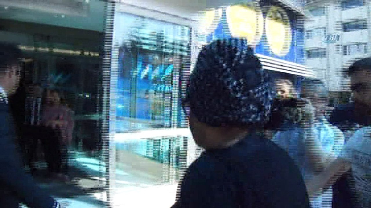 Diva lakaplı ünlü sanatçı Bülent Ersoy, sunucu Lerzan Mutlu’yu 'tehdit' ettiği iddiasıyla 2 yıla kadar hapis istemiyle yargılandığı davada 900 TL para cezasına çarptırıldı.