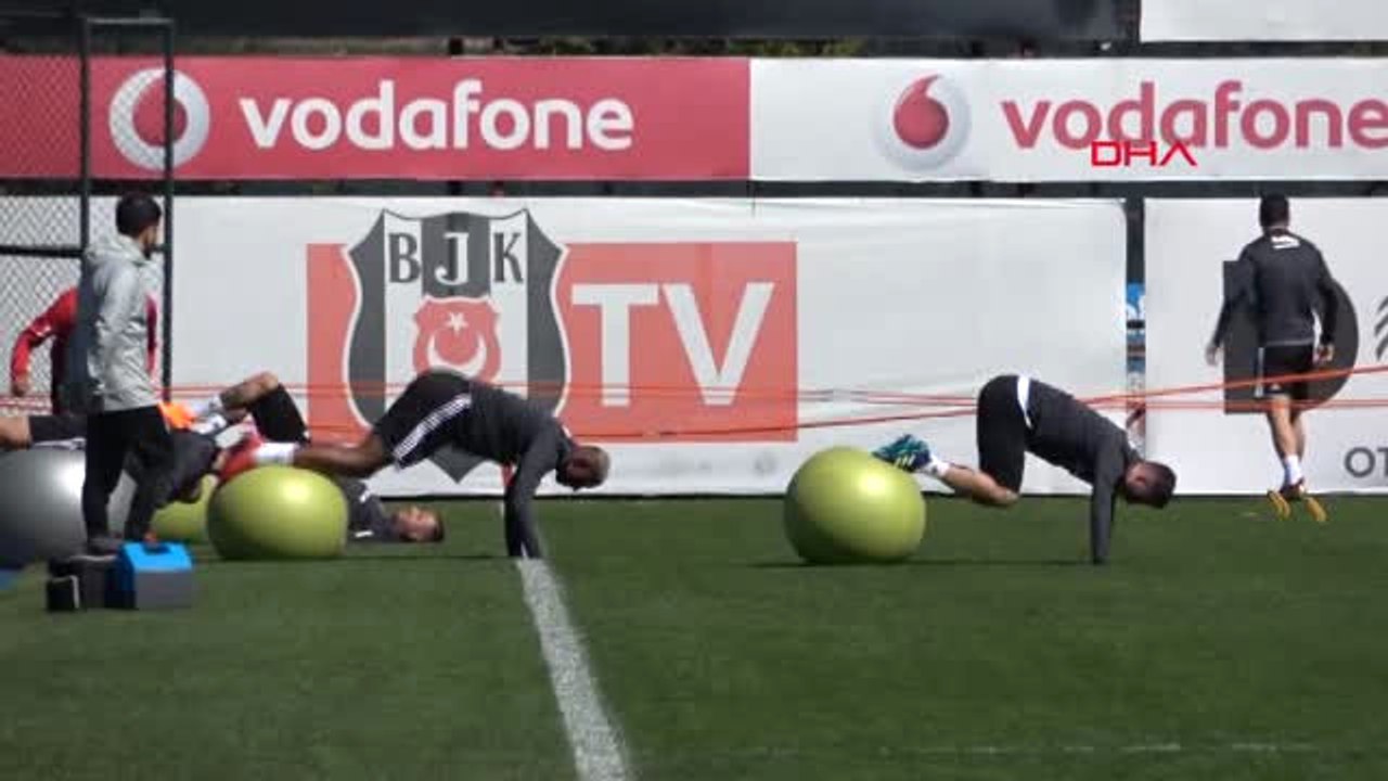 Başkan Fikret Orman Beşiktaş Antrenmanında