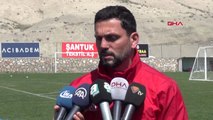 Evkur Yeni Malatyaspor Teknik Direktörü Bulut Şampiyonluğa En Yakın Olan Takım Başakşehir - Hd