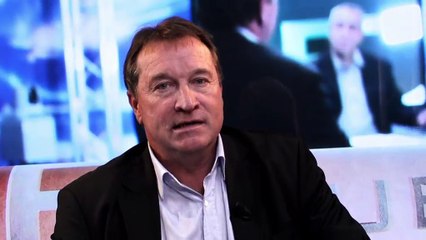 LA REVUE : La revue : Guy Aubert / Salon Auto