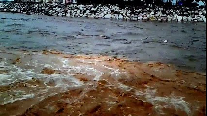 Kuvvetli yağmur balıkçı teknelerine bağlı olduğu iskelede 10 mil yaptırdı.!! | Kalkan kardeşler jigging videoları