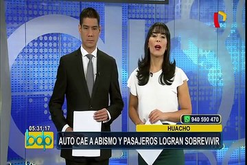 ¡De milagro! Auto se volcó y sus pasajeros lograron sobrevivir