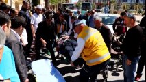 Manisa'da Engelli Adama Yolun Karşısına Geçmek İsterken Otomobil Çarptı