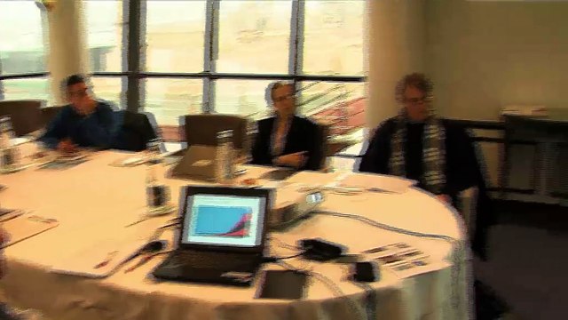 LA REVUE : La revue : Francis Duseux/PDG Esso France et Erik Van Beek/Directeur raffinerie Esso Fos