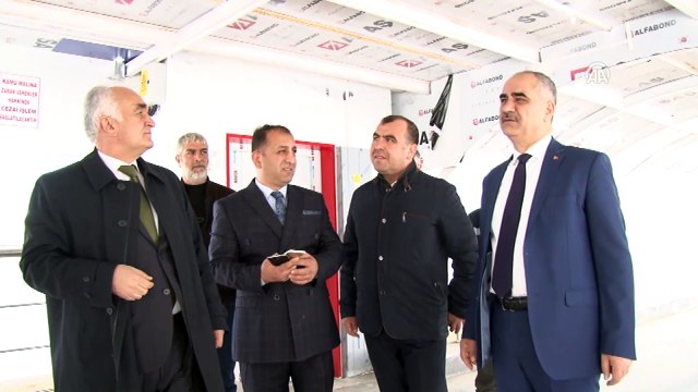 Üst geçide zarar veren şüpheliler güvenlik kamerasına yakalandı - SİVAS