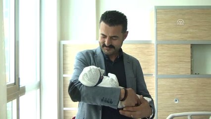 Bebeklerinin Adını "Ömer Halis" Koydular