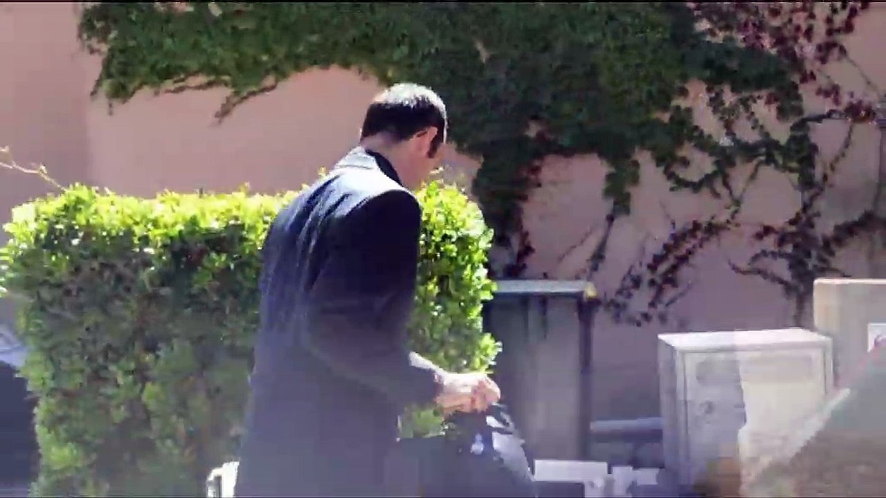 LA REVUE : La revue : Anthony Dirakis/François Casanova/"La poupée ensorcelée"