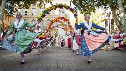 LA REVUE : La revue : Yvan Gabelier/directeur de l'office de tourisme de Fos/Fête de la Crau