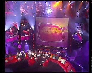 Patricia Kaas danse un slow avec un fan ! - Stars à domicile