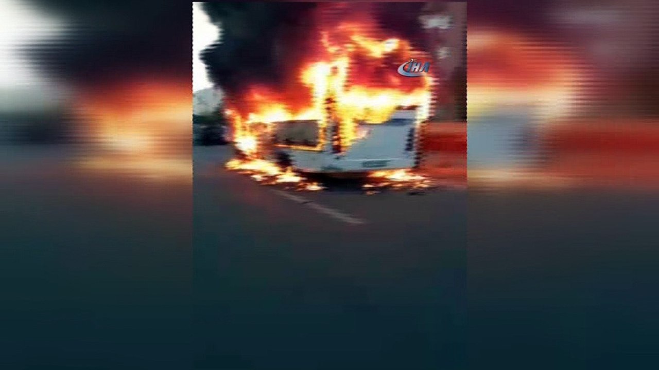 Aydın'da otobüs yangını... Otobüs cayır cayır yandı, şoför soğukkanlı davranıp olası bir faciayı önledi