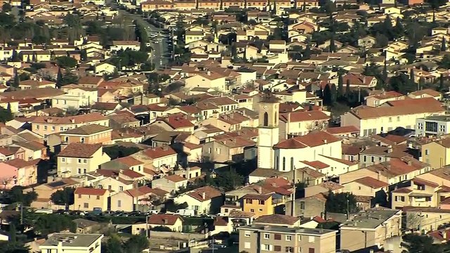 LA REVUE : La revue : Laurent Mouren, maire de Châteauneuf-les-Martigues