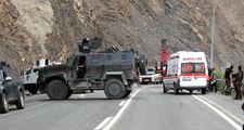 Özel Harekat Polislerini Taşıyan Zırhlı Araç Dereye Yuvarlandı: 2 Polis Yaralandı