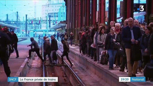 Grève SNCF : la France privée de trains