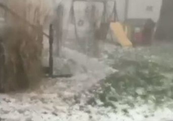 Скачать видео: Hail Pounds Ohio Town as Severe Storms Sweep State