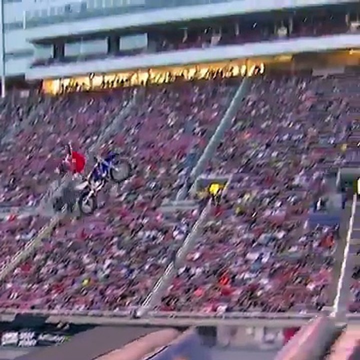 moto acrobacias-bike stunts-cascadorii cu bicicleta