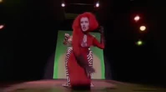 That time Keith Haring painted the heavenly body of Grace Jones for the film Vamp