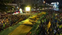 Manifestantes pedem prisão de Lula no Rio