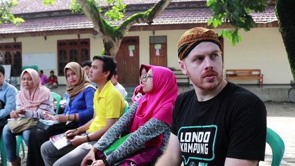BULE JOWO IKUT LES DI KAMPUNG INGGRIS [720p]