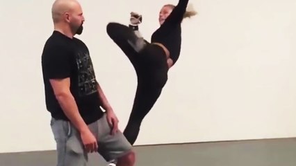 On ne plaisante pas avec les filles .... spécialistes en Kung Fu