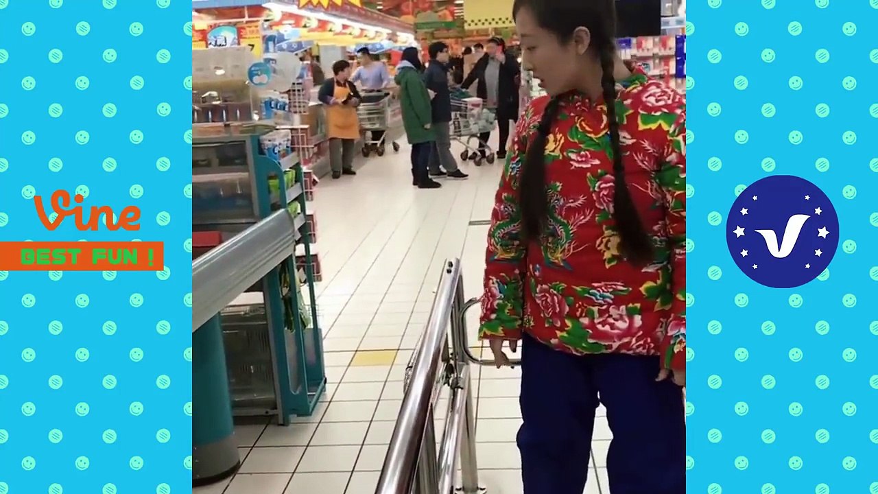 Funny Videos 2018 ● People doing stupid things P10