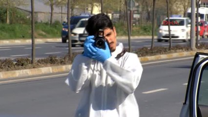 Küçükçekmece'de Araç İçinde Erkek Cesedi Bulundu