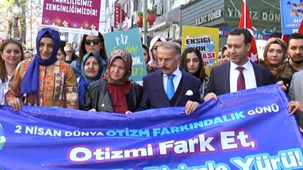 Yüzlerce Bayrampaşalı, otizme dikkat çekmek için yürüdü